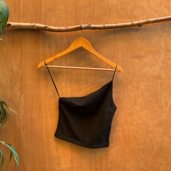 Princess polly zoha one should crop top - Picture 4 of 6